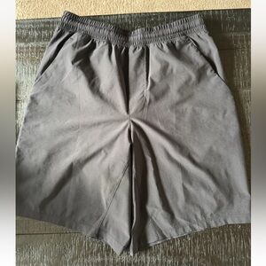 Lululemon Pace Breaker 9” size medium in black
